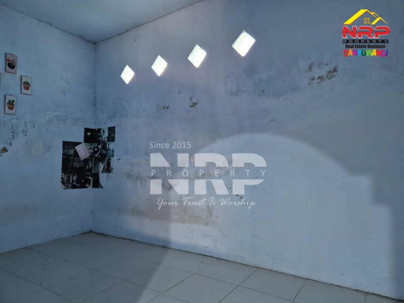Dijual Toko dan Rumah di Ujung Desa Gitik, Rogojampi - Banyuwangi  Dijual Toko dan Rumah di Ujung Desa Gitik, Rogojampi - Banyuwangi  Dijual Toko dan Rumah di Ujung Desa Gitik, Rogojampi - Banyuwangi&nbsp;
Ruko pojok berada ujung desa. Cocok untuk toko sembako/grosiran, toko kue NRP BANYUWANGI