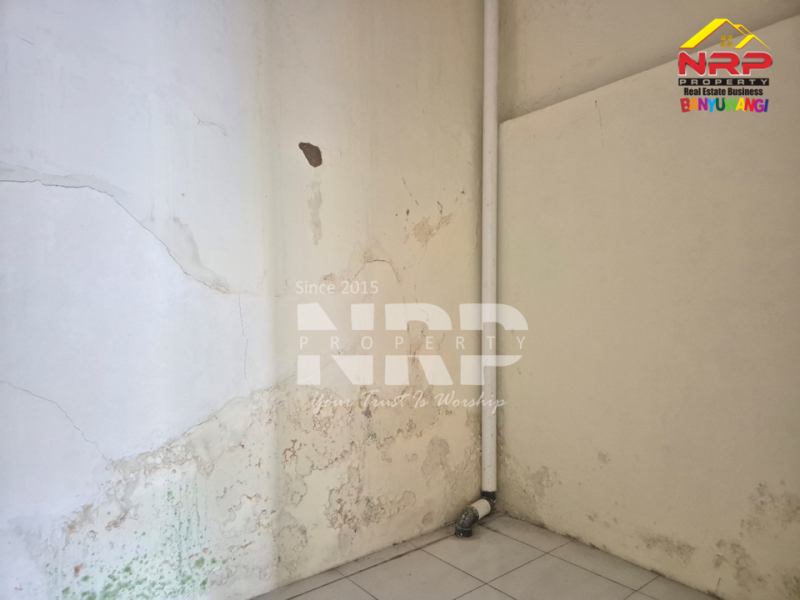 Dijual Toko Murah di Kembiritan - Genteng Banyuwangi  Dijual Toko Murah di Kembiritan - Genteng Banyuwangi  Dijual/Disewakan Toko Murah di Kembiritan - Genteng Banyuwangi&nbsp;
Lokasi Stategis dan berada dikawasan perumahan tepi jln kembiritan.&nbsp;
Cocok untuk NRP BANYUWANGI
