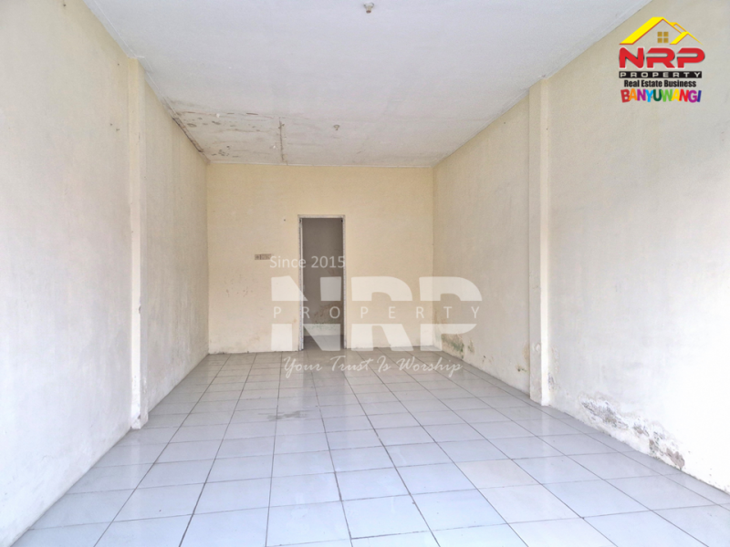 Dijual Toko Murah di Kembiritan - Genteng Banyuwangi  Dijual Toko Murah di Kembiritan - Genteng Banyuwangi  Dijual/Disewakan Toko Murah di Kembiritan - Genteng Banyuwangi&nbsp;
Lokasi Stategis dan berada dikawasan perumahan tepi jln kembiritan.&nbsp;
Cocok untuk NRP BANYUWANGI