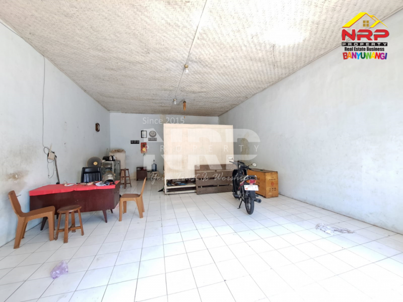 Dijual Toko Strategis di tepi Jl. Wahid Hasyim - Banyuwangi  Dijual Toko Strategis di tepi Jl. Wahid Hasyim - Banyuwangi  Dijual Toko Strategis di tepi Jl. Wahid Hasyim - Banyuwangi&nbsp;
Terletak di kawasan sentra bisnis, pertokoan dan perkantoran.&nbsp;
Cocok untuk Toko, NRP BANYUWANGI