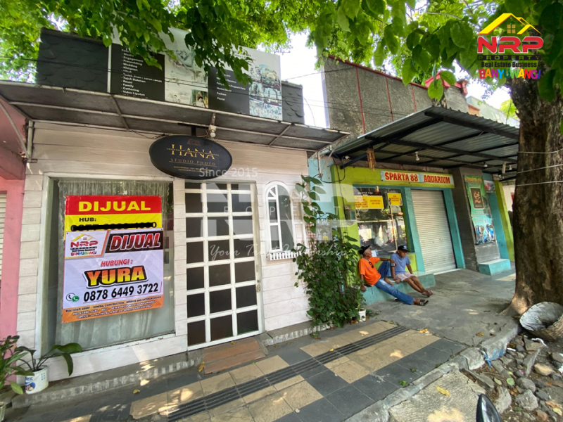 Dijual Toko Strategis di tepi Jl. Wahid Hasyim - Banyuwangi  Dijual Toko Strategis di tepi Jl. Wahid Hasyim - Banyuwangi  Dijual Toko Strategis di tepi Jl. Wahid Hasyim - Banyuwangi&nbsp;
Terletak di kawasan sentra bisnis, pertokoan dan perkantoran.&nbsp;
Cocok untuk Toko, NRP BANYUWANGI