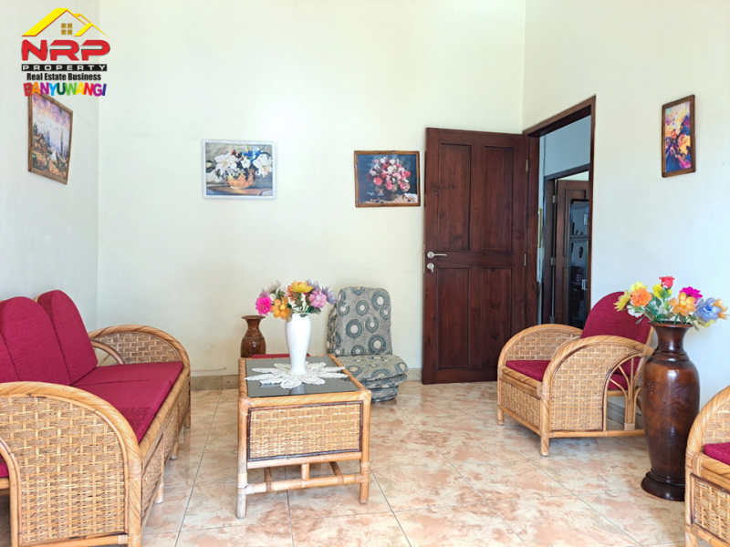 Dijual Villa Classic Strategis 100 Meter dari Jl. Yos Sudarso - Banyuwangi  Dijual Villa Classic Strategis 100 Meter dari Jl. Yos Sudarso - Banyuwangi  Dijual Villa Classic Strategis 100 Meter dari Jl. Yos Sudarso - Banyuwangi&nbsp;
Berada 500 meter dari Kawasan Pantai Cacalan Asri.&nbsp;
Akses jln roda NRP BANYUWANGI