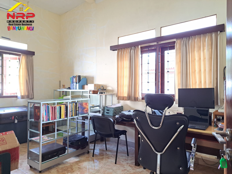 Dijual Villa Classic Strategis 100 Meter dari Jl. Yos Sudarso - Banyuwangi  Dijual Villa Classic Strategis 100 Meter dari Jl. Yos Sudarso - Banyuwangi  Dijual Villa Classic Strategis 100 Meter dari Jl. Yos Sudarso - Banyuwangi&nbsp;
Berada 500 meter dari Kawasan Pantai Cacalan Asri.&nbsp;
Akses jln roda NRP BANYUWANGI