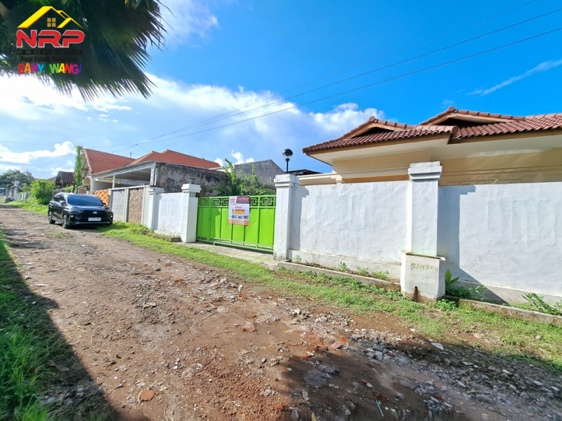 Dijual Villa Classic Strategis 100 Meter dari Jl. Yos Sudarso - Banyuwangi  Dijual Villa Classic Strategis 100 Meter dari Jl. Yos Sudarso - Banyuwangi  Dijual Villa Classic Strategis 100 Meter dari Jl. Yos Sudarso - Banyuwangi&nbsp;
Berada 500 meter dari Kawasan Pantai Cacalan Asri.&nbsp;
Akses jln roda NRP BANYUWANGI