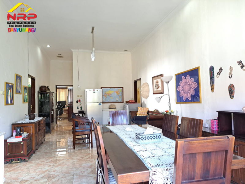 Dijual Villa Classic Strategis 100 Meter dari Jl. Yos Sudarso - Banyuwangi  Dijual Villa Classic Strategis 100 Meter dari Jl. Yos Sudarso - Banyuwangi  Dijual Villa Classic Strategis 100 Meter dari Jl. Yos Sudarso - Banyuwangi&nbsp;
Berada 500 meter dari Kawasan Pantai Cacalan Asri.&nbsp;
Akses jln roda NRP BANYUWANGI