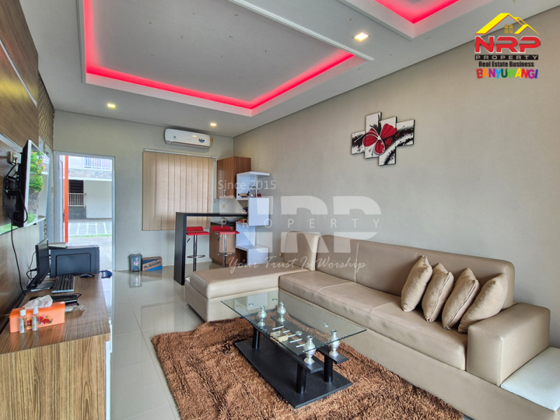 Dijual Vila Murah dengan View Pantai Di Ketapang - Banyuwangi Dijual Vila Murah dengan View Pantai Di Ketapang - Banyuwangi Dijual Villa Pribadi Full Prabot dengan View Pantai Di Ketapang - Banyuwangi
Lokasi Strategis Terletak di Dataran Tinggi. Akses Jl. Raya Situbondo NRP BANYUWANGI