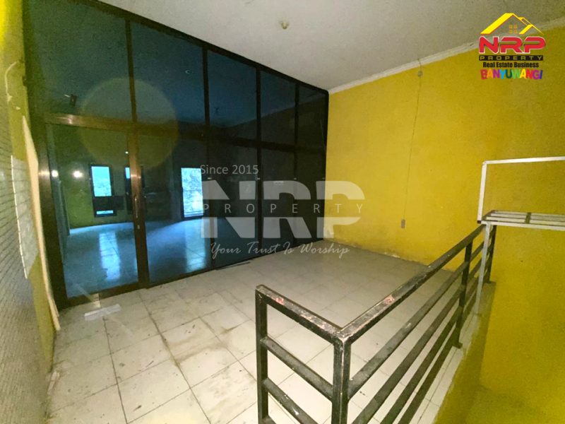 Dijual/Disewakan Ruko Prospek 2 Lantai ditepi Jl. MH Thamrin - Banyuwangi  Dijual/Disewakan Ruko Prospek 2 Lantai ditepi Jl. MH Thamrin - Banyuwangi  Dijual/Disewakan Ruko Prospek 2 Lantai ditepi Jl. MH Thamrin - Banyuwangi&nbsp;
Berada dikawasan bisnis aktif dan kompleks pertokoan banyuwangi

Luas Tanah NRP BANYUWANGI