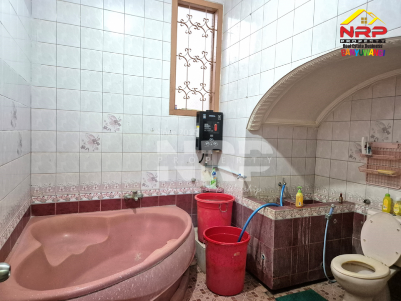 Dijual/Disewakan Rumah 80 Meter dari Jl. Raya Rogojampi - Banyuwangi  Dijual/Disewakan Rumah 80 Meter dari Jl. Raya Rogojampi - Banyuwangi  Dijual/Disewakan Rumah 80 Meter dari Jl. Raya Rogojampi - Banyuwangi&nbsp;
Lokasi Depan Pasar Rogojampi bersebelahan dengan Klenteng Rogojampi&nbsp;

Luas NRP BANYUWANGI