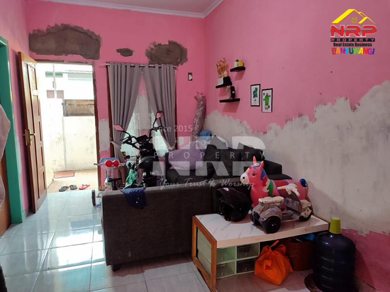 DIJUAL/OPER KREDIT Rumah Minimalis Di Perum. Adimas Kebalenan - Banyuwangi DIJUAL/OPER KREDIT Rumah Minimalis Di Perum. Adimas Kebalenan - Banyuwangi DIJUAL/OPER KREDIT Rumah Minimalis Di Perum. Adimas Kebalenan - Banyuwangi

Hunian Strategis Pusat Kota dengan Lingkungan sejuk, asri dan mudah NRP BANYUWANGI