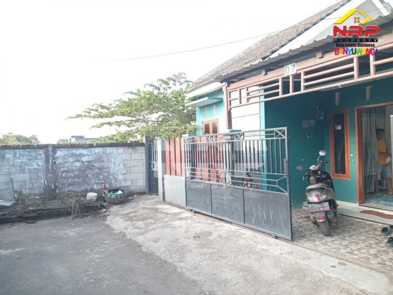 Dijual/Oper Kredit Rumah Pojok di Sobo - Banyuwangi  Rumah Oper kredit banyuwangi kota  Dijual/Oper Kredit Rumah Pojok di Sobo - Banyuwangi&nbsp;
Berada dikawasan Perumahan One Get Sistem.Dekat Fasilitas Pendidikan, Pebelanjaan, pertokoan dan NRP BANYUWANGI