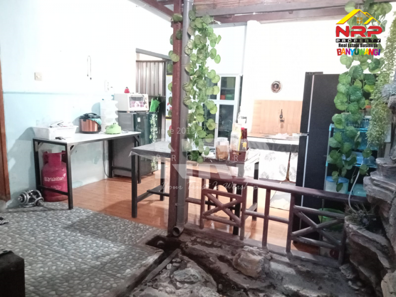 Dijual/Oper Kredit Rumah Pojok di Sobo - Banyuwangi  Rumah Oper kredit banyuwangi kota  Dijual/Oper Kredit Rumah Pojok di Sobo - Banyuwangi&nbsp;
Berada dikawasan Perumahan One Get Sistem.Dekat Fasilitas Pendidikan, Pebelanjaan, pertokoan dan NRP BANYUWANGI