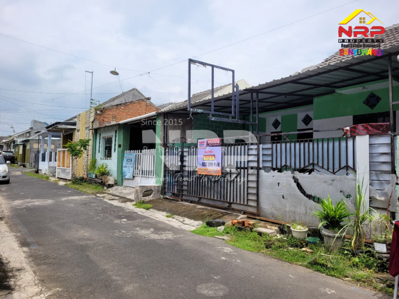 Dijual/Operkredit Rumah di Gajahmada, Singonegaran - Banyuwangi  Dijual/Operkredit Rumah di Gajahmada, Singonegaran - Banyuwangi  ijual/Operkredit Rumah di Gajahmada, Singonegaran - Banyuwangi&nbsp;
Rumah siap huni, angsuran murah, lokasinya strategis.&nbsp;

Luas Tanah 77 m2 SHM
Luas NRP BANYUWANGI