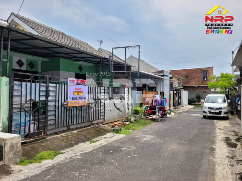 Dijual/Operkredit Rumah di Gajahmada, Singonegaran - Banyuwangi  Dijual/Operkredit Rumah di Gajahmada, Singonegaran - Banyuwangi  ijual/Operkredit Rumah di Gajahmada, Singonegaran - Banyuwangi&nbsp;
Rumah siap huni, angsuran murah, lokasinya strategis.&nbsp;

Luas Tanah 77 m2 SHM
Luas NRP BANYUWANGI