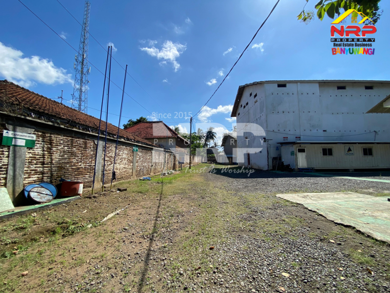 Disewa Gudang Prospek terletak di area Industri - Bulusan  Disewakan Gudang Murah di Bulusan Banyuwangi  Disewa Gudang Prospek terletak di area Industri - Bulusan&nbsp;
tepi Jl. Gatot Subroto, Banyuwangi.

Luas Tanah : +/- 20.000 M2
Luas Bangunan :+/- 1.080 NRP BANYUWANGI