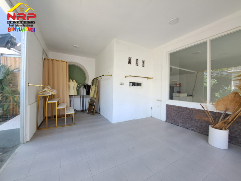 Disewa Ruang Usaha Strategi di Belakang SMK PGRI 1 Banyuwangi  Disewa Ruang Usaha Strategi di Belakang SMK PGRI 1 Banyuwangi  Disewa Ruang Usaha Strategi di Belakang SMK PGRI 1 Banyuwangi&nbsp;
50 Meter dari Jl. Hos Cokroaminoto, Cungking&nbsp;
Berada di kawasan pendidikan ternama NRP BANYUWANGI