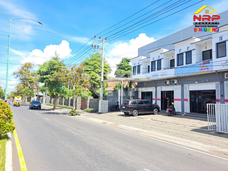 Disewa Ruko Strategis tepi Jl. Gajah Mada - Banyuwangi  Disewa Ruko Strategis tepi Jl. Gajah Mada - Banyuwangi  Disewa Ruko Strategis tepi Jl. Gajah Mada - Banyuwangi&nbsp;
Cocok untuk kantor, studio foto, toko, maupun usaha lainnya.&nbsp;
Dekat pusat pendidikan dan NRP BANYUWANGI