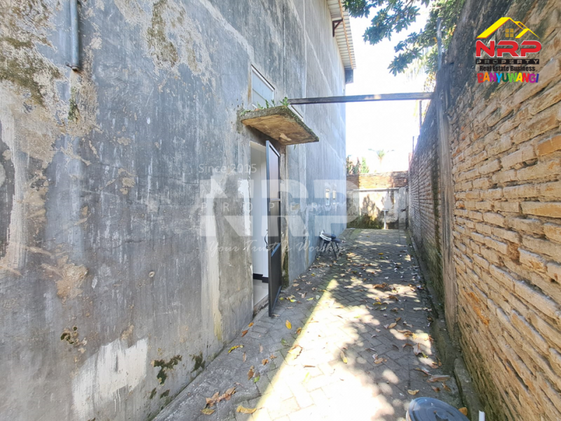 Disewa Ruko Strategis tepi Jl. Gajah Mada - Banyuwangi  Disewa Ruko Strategis tepi Jl. Gajah Mada - Banyuwangi  Disewa Ruko Strategis tepi Jl. Gajah Mada - Banyuwangi&nbsp;
Cocok untuk kantor, studio foto, toko, maupun usaha lainnya.&nbsp;
Dekat pusat pendidikan dan NRP BANYUWANGI