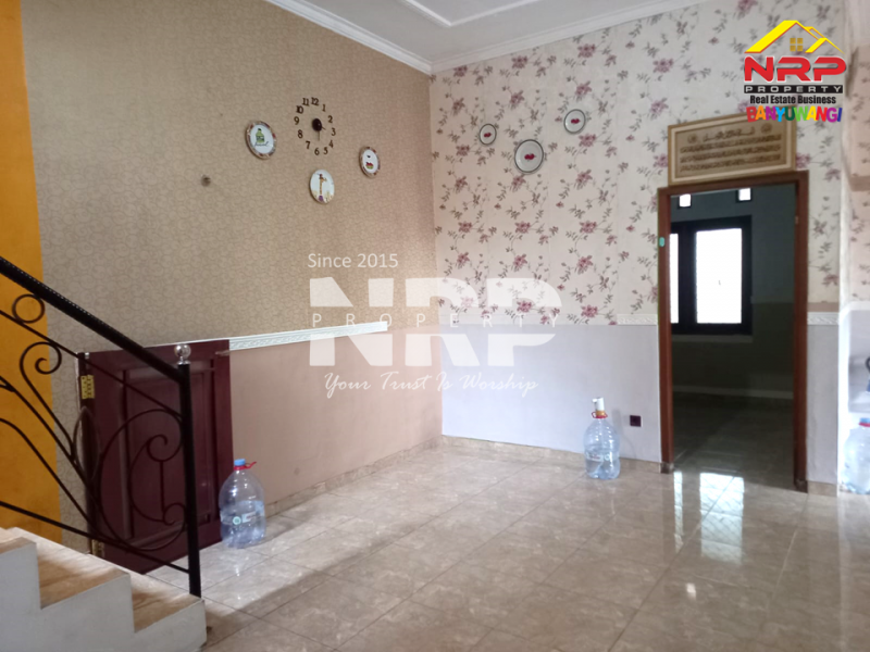 Disewa Rumah Hook di Perum. Mendut Regency - Banyuwangi  Disewa Rumah Hook di Perum. Mendut Regency - Banyuwangi  Disewa Rumah Hook di Perum. Mendut Regency - Banyuwangi&nbsp;
Hunian Exclusive terletak di Kawasan Perumahan Elit di Pusat Kota Banyuwangi

Luas Tanah : 147 NRP BANYUWANGI