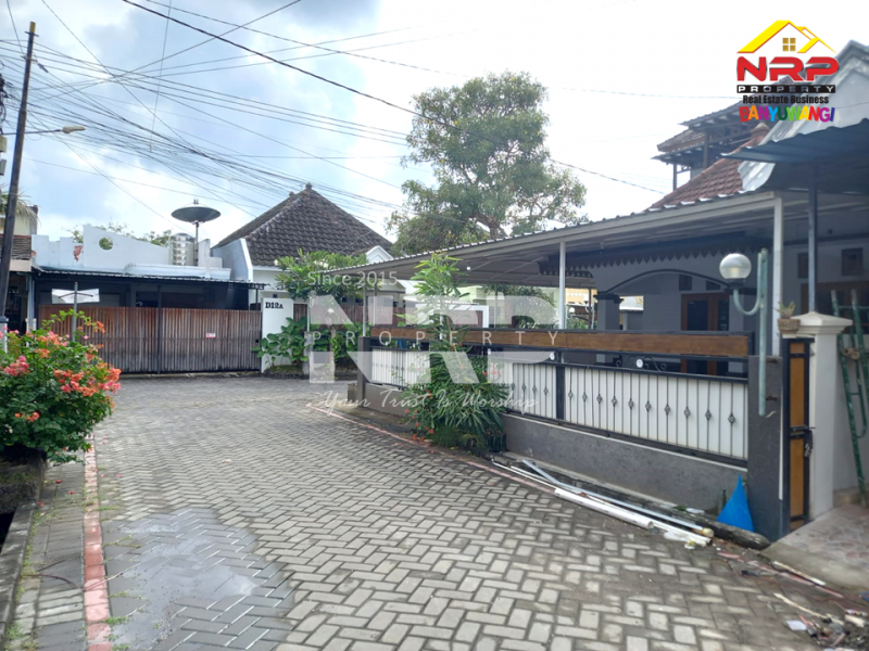 Disewa Rumah Hook di Perum. Mendut Regency - Banyuwangi  Disewa Rumah Hook di Perum. Mendut Regency - Banyuwangi  Disewa Rumah Hook di Perum. Mendut Regency - Banyuwangi&nbsp;
Hunian Exclusive terletak di Kawasan Perumahan Elit di Pusat Kota Banyuwangi

Luas Tanah : 147 NRP BANYUWANGI