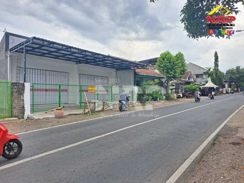 Disewakan 2 Ruko di tepi Jln. Banjarsari, Glagah - Banyuwangi  Disewakan 2 Ruko di tepi Jln. Banjarsari, Glagah - Banyuwangi  Disewakan 2 Ruko di tepi Jln. Banjarsari, Glagah - Banyuwangi&nbsp;
Berada dikawasan Sekolah ternama di Banyuwangi, Barat JPL sasak perot NRP BANYUWANGI