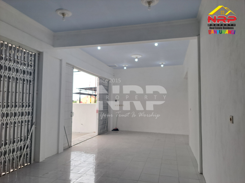 Disewakan 2 Ruko di tepi Jln. Banjarsari, Glagah - Banyuwangi  Disewakan 2 Ruko di tepi Jln. Banjarsari, Glagah - Banyuwangi  Disewakan 2 Ruko di tepi Jln. Banjarsari, Glagah - Banyuwangi&nbsp;
Berada dikawasan Sekolah ternama di Banyuwangi, Barat JPL sasak perot NRP BANYUWANGI