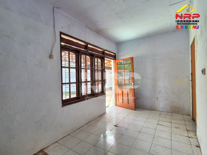 Disewakan 3 Unit Rumah + 1 Gudang di Depan SD Model Banyuwangi  Disewakan 3 Unit Rumah + 1 Gudang di Depan SD Model Banyuwangi  Disewakan 3 Unit Rumah + 1 Gudang di Depan SD Model Banyuwangi&nbsp;
Lokasi Sangat Strategis dekat dengan Fasilitas Pendidikan, Pusat Bisnis, dan NRP BANYUWANGI