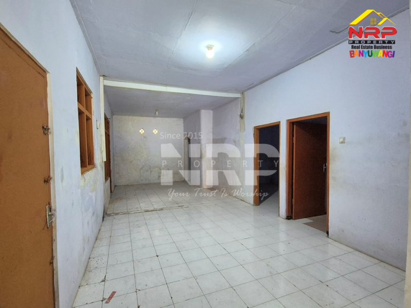 Disewakan 3 Unit Rumah + 1 Gudang di Depan SD Model Banyuwangi  Disewakan 3 Unit Rumah + 1 Gudang di Depan SD Model Banyuwangi  Disewakan 3 Unit Rumah + 1 Gudang di Depan SD Model Banyuwangi&nbsp;
Lokasi Sangat Strategis dekat dengan Fasilitas Pendidikan, Pusat Bisnis, dan NRP BANYUWANGI