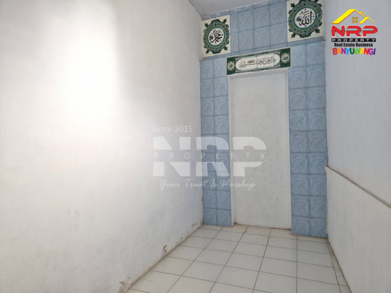 Disewakan 3 Unit Rumah + 1 Gudang di Depan SD Model Banyuwangi  Disewakan 3 Unit Rumah + 1 Gudang di Depan SD Model Banyuwangi  Disewakan 3 Unit Rumah + 1 Gudang di Depan SD Model Banyuwangi&nbsp;
Lokasi Sangat Strategis dekat dengan Fasilitas Pendidikan, Pusat Bisnis, dan NRP BANYUWANGI