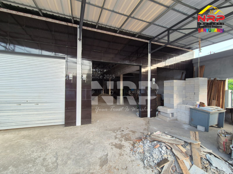 Disewakan 4 Toko di tepi Jl. Trunojoyo - Banyuwangi  Disewakan 4 Toko di tepi Jl. Trunojoyo - Banyuwangi  Disewakan 4 Toko di tepi Jl. Trunojoyo - Banyuwangi&nbsp;
Toko strategis di belakang KPUD Banyuwangi.&nbsp;
Akses jln ramai, arah menuju SMPN 2 Banyuwangi, NRP BANYUWANGI
