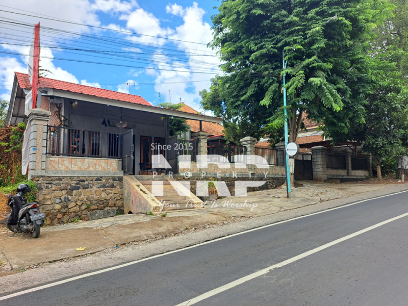 Disewakan Cafe/Resto siap pakai di Banjarsari - Banyuwangi  Disewakan Cafe/Resto siap pakai di Banjarsari - Banyuwangi  Disewakan Cafe/Resto siap pakai di Banjarsari - Banyuwangi&nbsp;
Jalan utama menuju kawah ijen, kawasan resto dan cafe.&nbsp;
Cocok untuk kamu yang ingin NRP BANYUWANGI