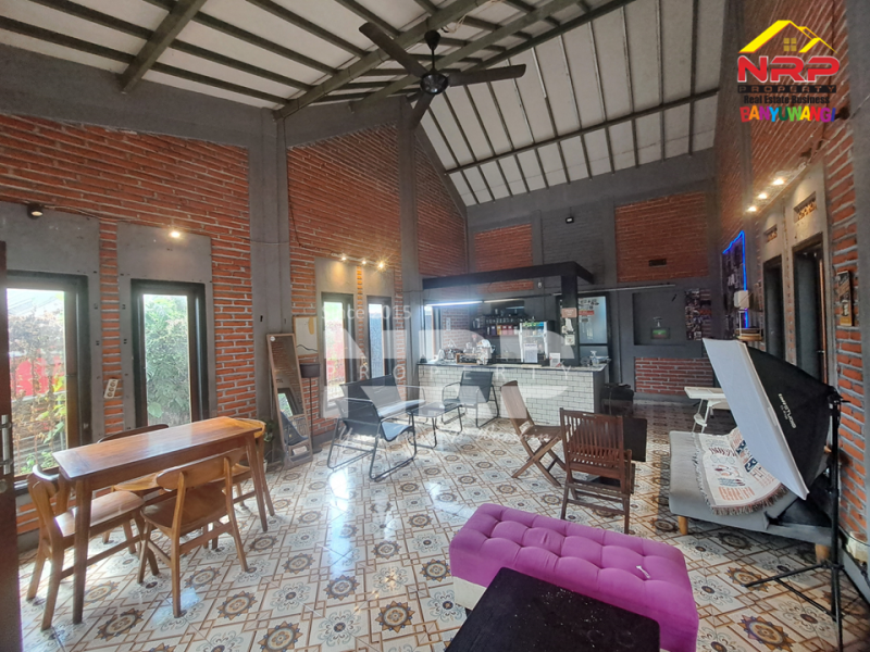 Disewakan Cafe/Resto siap pakai di Banjarsari - Banyuwangi  Disewakan Cafe/Resto siap pakai di Banjarsari - Banyuwangi  Disewakan Cafe/Resto siap pakai di Banjarsari - Banyuwangi&nbsp;
Jalan utama menuju kawah ijen, kawasan resto dan cafe.&nbsp;
Cocok untuk kamu yang ingin NRP BANYUWANGI