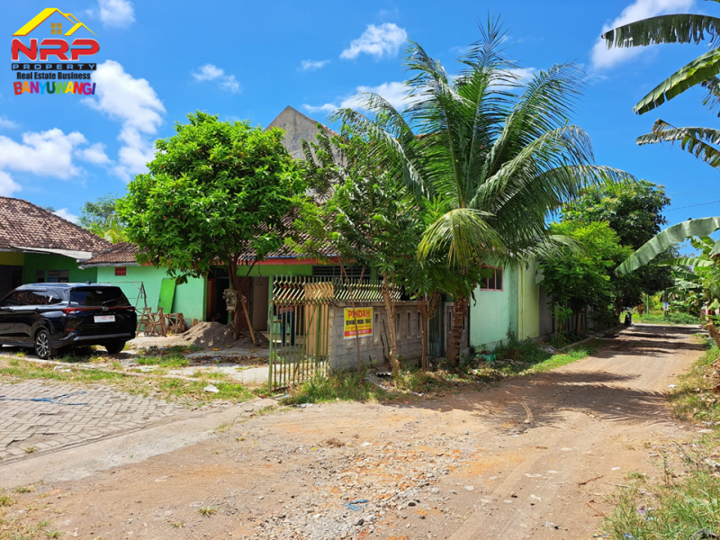 Disewakan Gudang di Pusat Kota Banyuwangi . 100 Meter dari Jalan Brawijaya  Disewakan Gudang di Pusat Kota Banyuwangi . 100 Meter dari Jalan Brawijaya  Disewakan Gudang di Pusat Kota Banyuwangi . 100 Meter dari Jalan Brawijaya
Cocok untuk Gudang Barang atau Kantor Distributor.
Akses Jalan Lebar, Mobil/Truk NRP BANYUWANGI