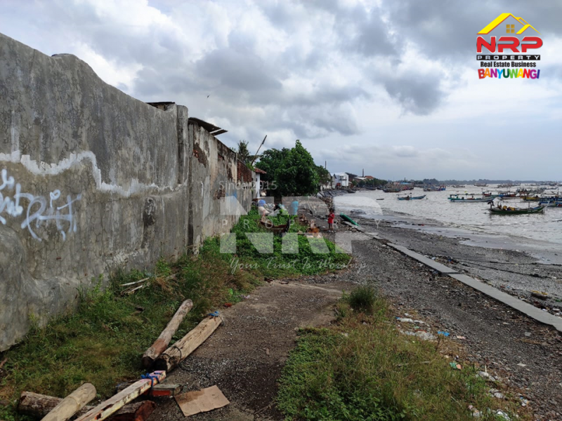 Disewakan Gudang Murah di Muncar Banyuwangi  Disewakan Gudang Murah di Muncar Banyuwangi  Disewakan Gudang Murah di Muncar Banyuwangi&nbsp;
Berbatasan dengan pantai, Akses jl. pickup, truk, mobil

Luas Tanah : +/- 1.500 M2
SHM

Fasilitas : NRP BANYUWANGI
