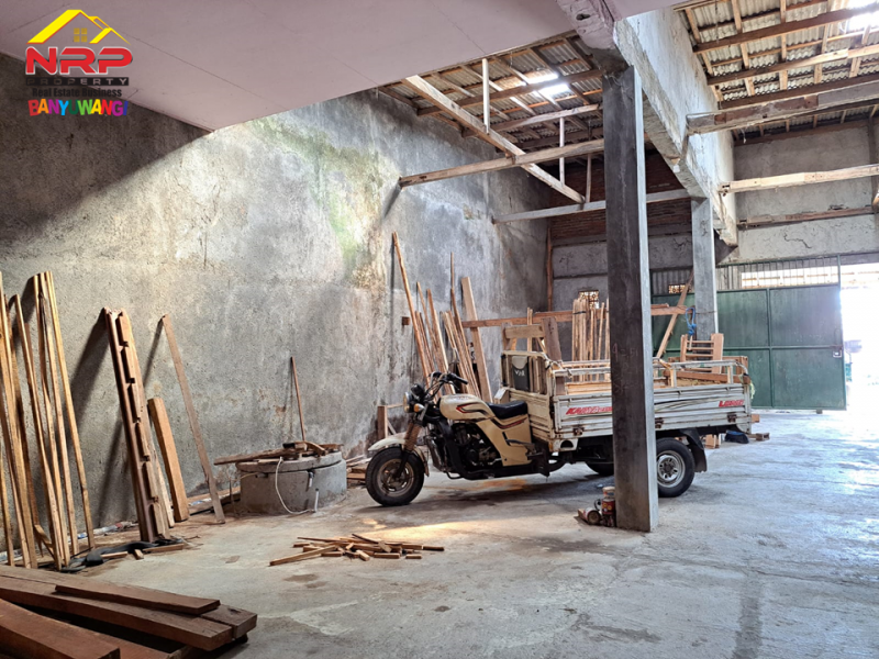 Disewakan Gudang tepi Jl. Blimbingsari, Rogojampi  Disewakan Gudang tepi Jl. Blimbingsari, Rogojampi  Disewakan Gudang tepi Jl. Blimbingsari, Rogojampi&nbsp;
Cocok untuk Gudang bangunan, ekspedisi, distributor dll

Luas Tanah : 200 M2 SHM
Luas Bangunan : NRP BANYUWANGI