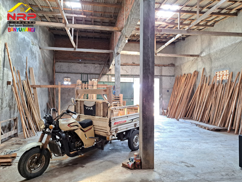 Disewakan Gudang tepi Jl. Blimbingsari, Rogojampi  Disewakan Gudang tepi Jl. Blimbingsari, Rogojampi  Disewakan Gudang tepi Jl. Blimbingsari, Rogojampi&nbsp;
Cocok untuk Gudang bangunan, ekspedisi, distributor dll

Luas Tanah : 200 M2 SHM
Luas Bangunan : NRP BANYUWANGI