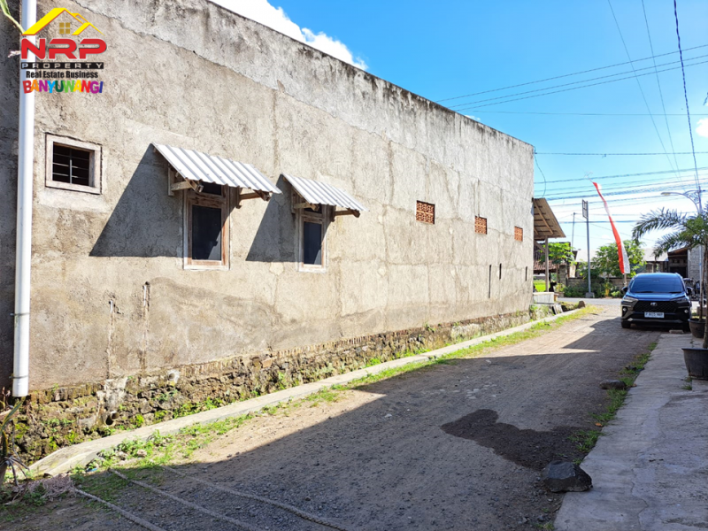 Disewakan Gudang tepi Jl. Blimbingsari, Rogojampi  Disewakan Gudang tepi Jl. Blimbingsari, Rogojampi  Disewakan Gudang tepi Jl. Blimbingsari, Rogojampi&nbsp;
Cocok untuk Gudang bangunan, ekspedisi, distributor dll

Luas Tanah : 200 M2 SHM
Luas Bangunan : NRP BANYUWANGI