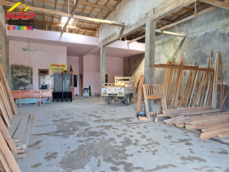 Disewakan Gudang tepi Jl. Blimbingsari, Rogojampi  Disewakan Gudang tepi Jl. Blimbingsari, Rogojampi  Disewakan Gudang tepi Jl. Blimbingsari, Rogojampi&nbsp;
Cocok untuk Gudang bangunan, ekspedisi, distributor dll

Luas Tanah : 200 M2 SHM
Luas Bangunan : NRP BANYUWANGI