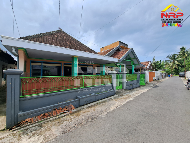 Disewakan Murah Rumah di Dadapan - Banyuwangi  Disewakan Murah Rumah di Dadapan - Banyuwangi  Disewakan Murah Rumah di Dadapan - Banyuwangi&nbsp;
50 meter dari Jl. Desa. Cocok untuk investasi jangka panjang
Dekat dengan kawasan wisata dan perhotelan NRP BANYUWANGI
