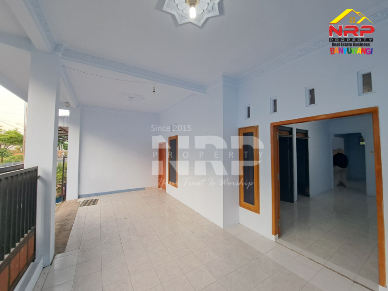 Disewakan Murah Rumah Siap Huni di Kebalenan - Banyuwangi  Disewakan Murah Rumah Siap Huni di Kebalenan - Banyuwangi  Disewakan Murah Rumah Siap Huni di Kebalenan - Banyuwangi&nbsp;
Sangat Cocok Untuk Hunian Dekat dengan Fasilitas Pendidikan, Perbelanjaan, Transportasi dan NRP BANYUWANGI