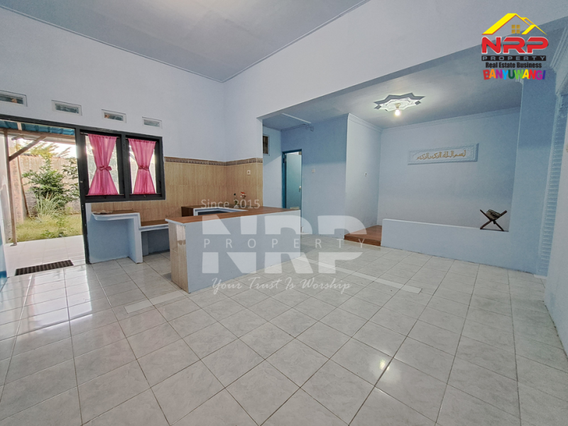 Disewakan Murah Rumah Siap Huni di Kebalenan - Banyuwangi  Disewakan Murah Rumah Siap Huni di Kebalenan - Banyuwangi  Disewakan Murah Rumah Siap Huni di Kebalenan - Banyuwangi&nbsp;
Sangat Cocok Untuk Hunian Dekat dengan Fasilitas Pendidikan, Perbelanjaan, Transportasi dan NRP BANYUWANGI