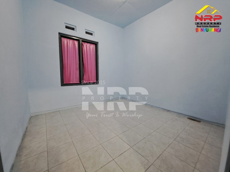 Disewakan Murah Rumah Siap Huni di Kebalenan - Banyuwangi  Disewakan Murah Rumah Siap Huni di Kebalenan - Banyuwangi  Disewakan Murah Rumah Siap Huni di Kebalenan - Banyuwangi&nbsp;
Sangat Cocok Untuk Hunian Dekat dengan Fasilitas Pendidikan, Perbelanjaan, Transportasi dan NRP BANYUWANGI