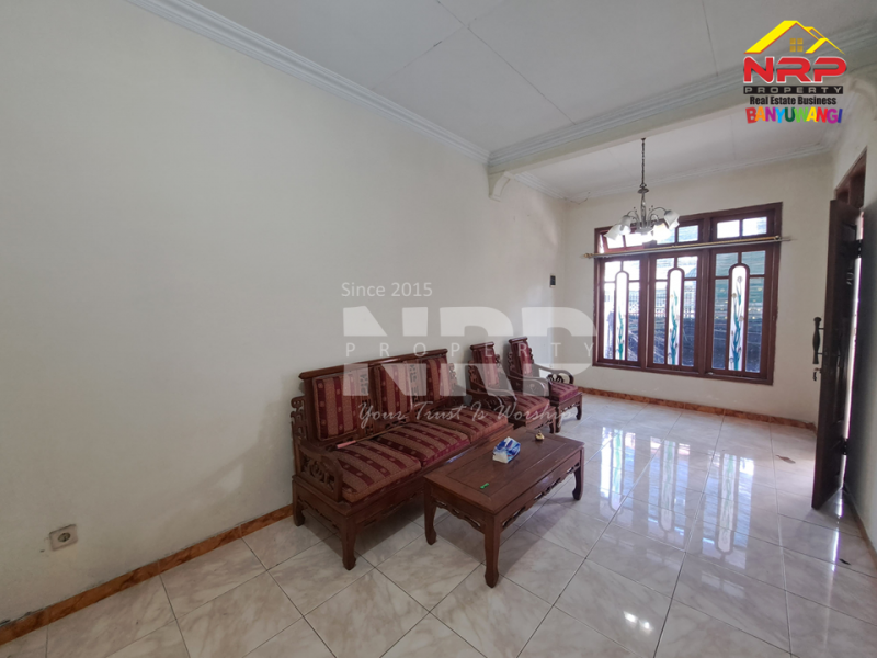 Disewakan Murah Rumah Siap Huni di Kebalenan - Banyuwangi  Disewakan Murah Rumah Siap Huni di Kebalenan - Banyuwangi  Disewakan Murah Rumah Siap Huni di Kebalenan - Banyuwangi 
Sangat Cocok Untuk Hunian Dekat dengan Fasilitas Pendidikan, Perbelanjaan, Transportasi dan NRP BANYUWANGI