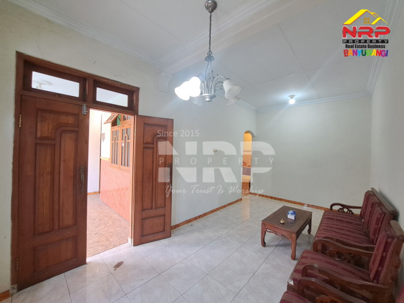 Disewakan Murah Rumah Siap Huni di Kebalenan - Banyuwangi  Disewakan Murah Rumah Siap Huni di Kebalenan - Banyuwangi  Disewakan Murah Rumah Siap Huni di Kebalenan - Banyuwangi 
Sangat Cocok Untuk Hunian Dekat dengan Fasilitas Pendidikan, Perbelanjaan, Transportasi dan NRP BANYUWANGI