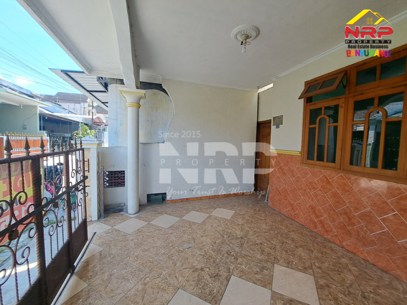 Disewakan Murah Rumah Siap Huni di Kebalenan - Banyuwangi  Disewakan Murah Rumah Siap Huni di Kebalenan - Banyuwangi  Disewakan Murah Rumah Siap Huni di Kebalenan - Banyuwangi 
Sangat Cocok Untuk Hunian Dekat dengan Fasilitas Pendidikan, Perbelanjaan, Transportasi dan NRP BANYUWANGI