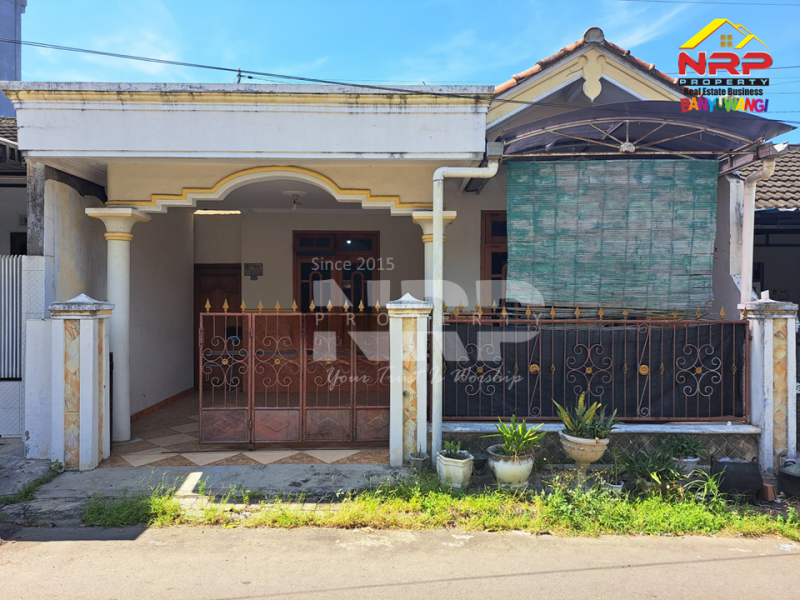 Disewakan Murah Rumah Siap Huni di Kebalenan - Banyuwangi  Disewakan Murah Rumah Siap Huni di Kebalenan - Banyuwangi  Disewakan Murah Rumah Siap Huni di Kebalenan - Banyuwangi 
Sangat Cocok Untuk Hunian Dekat dengan Fasilitas Pendidikan, Perbelanjaan, Transportasi dan NRP BANYUWANGI