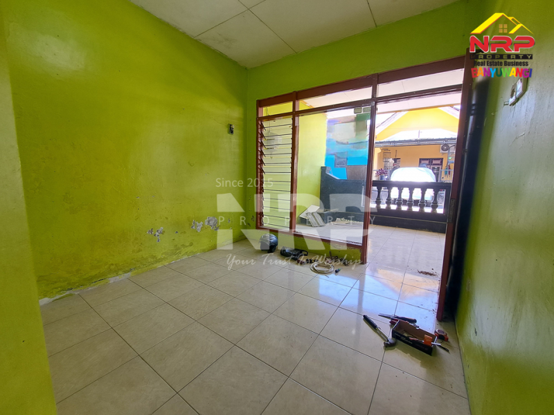 Disewakan Murah Rumah Siap Huni di Kebalenan - Banyuwangi  Disewakan Murah Rumah Siap Huni di Kebalenan - Banyuwangi  Disewakan Murah Rumah Siap Huni di Kebalenan - Banyuwangi&nbsp;
Sangat Cocok Untuk Hunian Dekat dengan Fasilitas Pendidikan, Perbelanjaan, Transportasi dan NRP BANYUWANGI