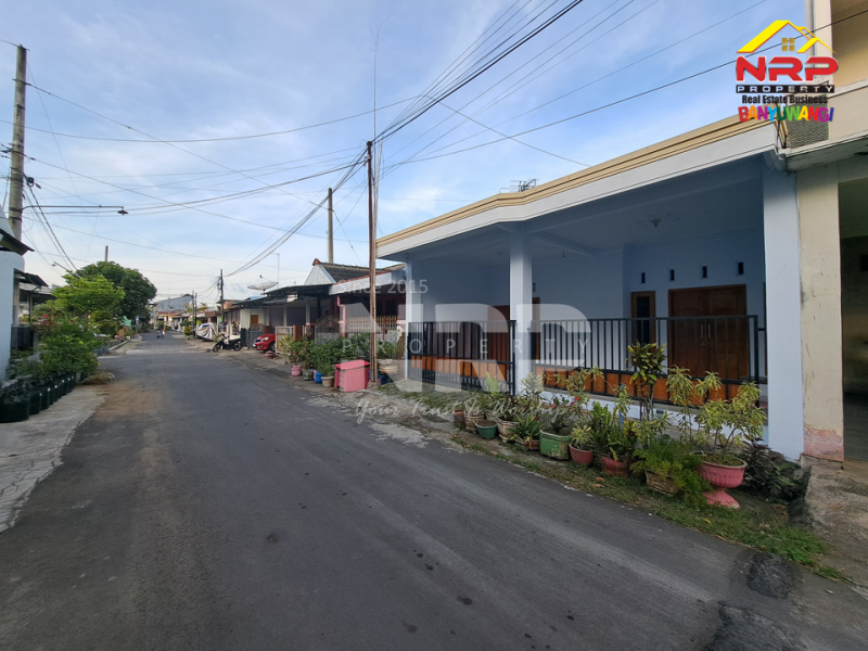 Disewakan Murah Rumah Siap Huni di Kebalenan - Banyuwangi  Disewakan Murah Rumah Siap Huni di Kebalenan - Banyuwangi  Disewakan Murah Rumah Siap Huni di Kebalenan - Banyuwangi&nbsp;
Sangat Cocok Untuk Hunian Dekat dengan Fasilitas Pendidikan, Perbelanjaan, Transportasi dan NRP BANYUWANGI
