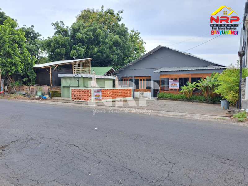Disewakan Resto Murah dan Prospek di Sobo - Banyuwangi  Disewakan Resto Murah dan Prospek di Sobo - Banyuwangi  Disewakan Resto Murah dan Prospek di Sobo - Banyuwangi&nbsp;
Terletak dikawasan sentra bisnis dan kuliner, pedidikan, dan pertokoan.&nbsp;
Dekat taman patung NRP BANYUWANGI