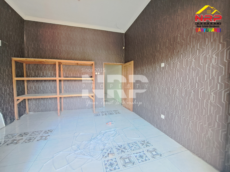Disewakan ruko 2 lantai murah banget di Jl. Mh Thamrin Banyuwangi  Disewakan ruko murah di Lateng Banyuwangi Kota  Bangun bisnis impianmu dari lokasi yang tepat ?
Ruko 2 lantai di jantung kota Banyuwangi siap menemani perjalanan bisnismu.
Strategis, luas, dan nyaman NRP BANYUWANGI