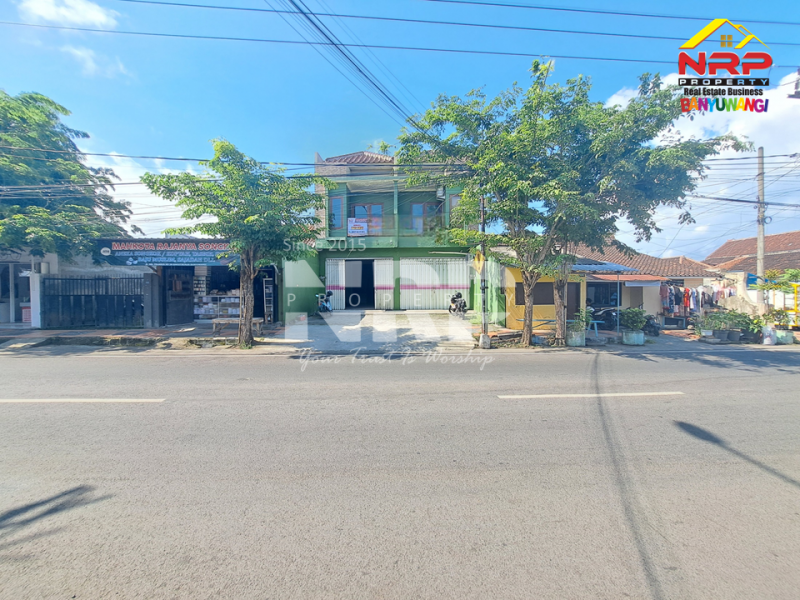 Disewakan ruko 2 lantai murah banget di Jl. Mh Thamrin Banyuwangi  Disewakan ruko murah di Lateng Banyuwangi Kota  Bangun bisnis impianmu dari lokasi yang tepat ?
Ruko 2 lantai di jantung kota Banyuwangi siap menemani perjalanan bisnismu.
Strategis, luas, dan nyaman NRP BANYUWANGI